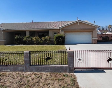 1523 Bryan Street - Photo Thumbnail 1