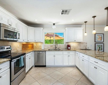 46890 Highland Palms Drive - Photo Thumbnail 9