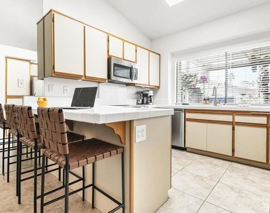42315 Liolios Drive - Photo Thumbnail 11