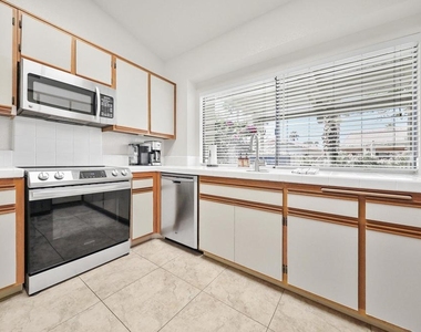 42315 Liolios Drive - Photo Thumbnail 12