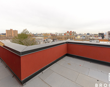 1461 Gates Avenue - Photo Thumbnail 9