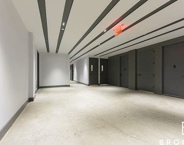 1461 Gates Avenue - Photo Thumbnail 16