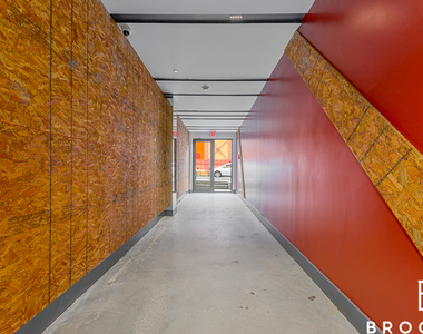 1461 Gates Avenue - Photo Thumbnail 2