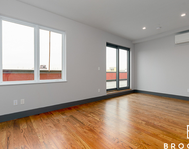 1461 Gates Avenue - Photo Thumbnail 6