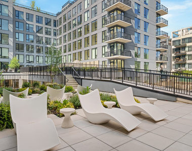 218 Front St 11201 - Photo Thumbnail 1