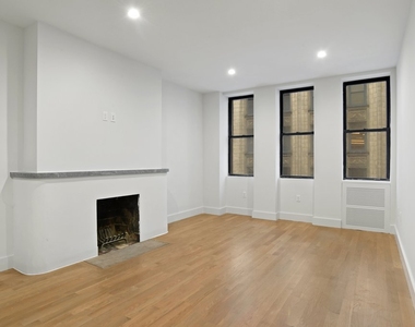 Madison Avenue - Photo Thumbnail 2