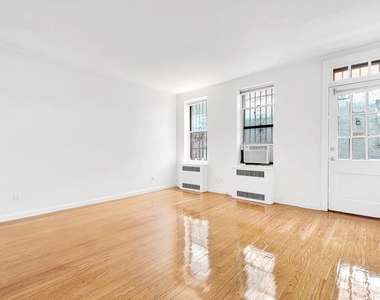 East 31st Street - Photo Thumbnail 2