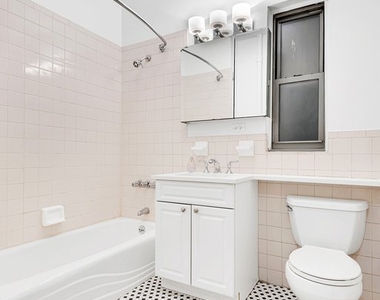 East 31st Street - Photo Thumbnail 4