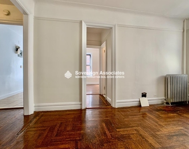21 Magaw Place - Photo Thumbnail 4