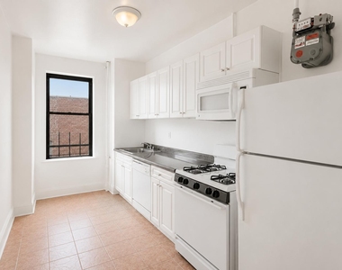 21 Magaw Place - Photo Thumbnail 6