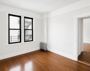 21 Magaw Place - Photo Thumbnail 5