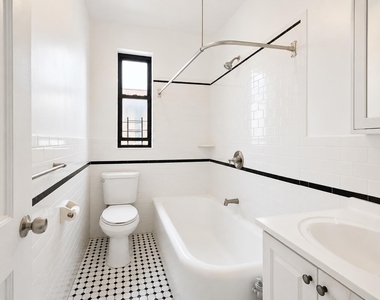 21 Magaw Place - Photo Thumbnail 7