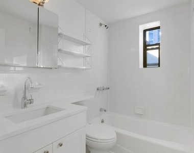 Madison Avenue - Photo Thumbnail 7