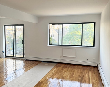 39th Avenue - Photo Thumbnail 1
