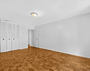 73rd Street - Photo Thumbnail 1