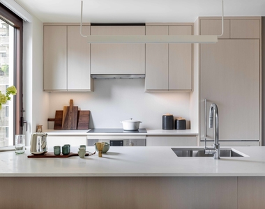 300 E 50th St - Photo Thumbnail 4