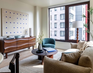 300 E 50th St - Photo Thumbnail 1