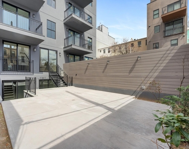 112 Luquer St - Photo Thumbnail 5