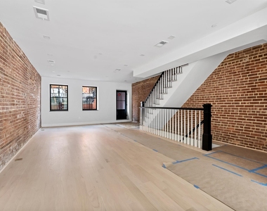 112 Luquer St - Photo Thumbnail 2