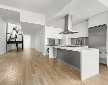 496 Broadway - Photo Thumbnail 4