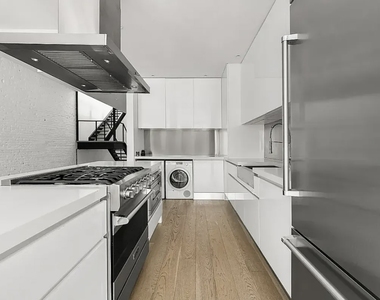 496 Broadway - Photo Thumbnail 8