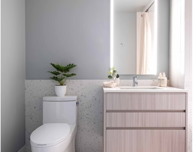 300 E 50th St - Photo Thumbnail 12