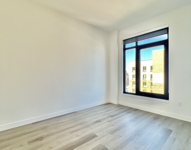 299 East 161st Street - Photo Thumbnail 8