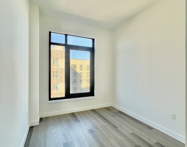 299 East 161st Street - Photo Thumbnail 7