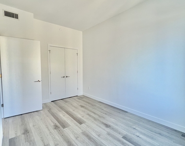 299 East 161st Street - Photo Thumbnail 6