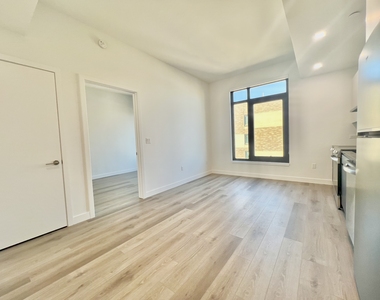 299 East 161st Street - Photo Thumbnail 5