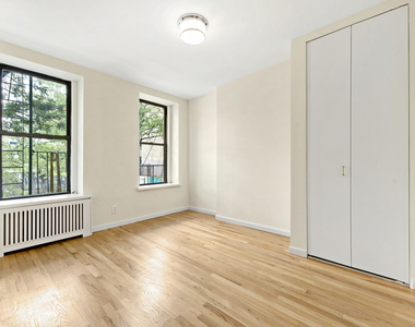 West 49th Street - Photo Thumbnail 2