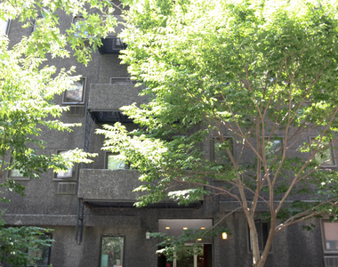 East 95th Street - Photo Thumbnail 6