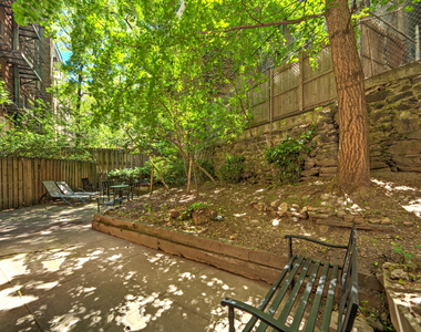 East 95th Street - Photo Thumbnail 8