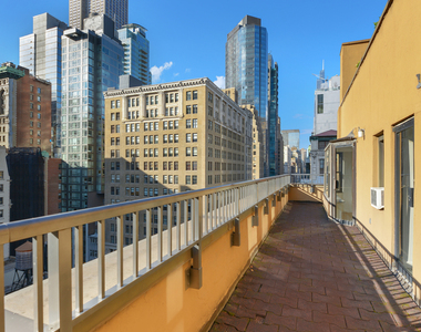 Madison Avenue - Photo Thumbnail 4