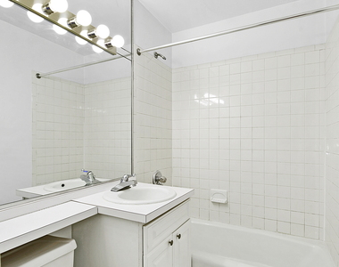 East 25th Street - Photo Thumbnail 4