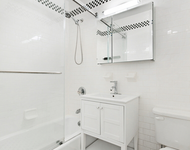 Madison Avenue - Photo Thumbnail 4