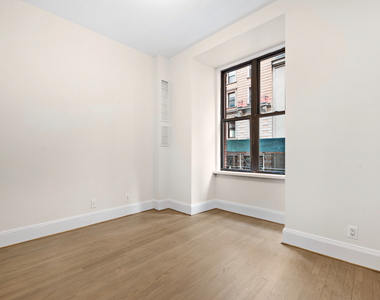 Madison Avenue - Photo Thumbnail 3