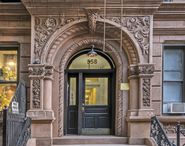 West 45th Street - Photo Thumbnail 6