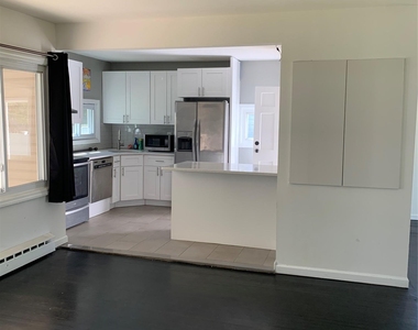 402 Leslie Lane - Photo Thumbnail 2