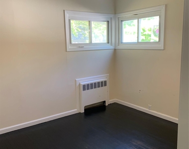 402 Leslie Lane - Photo Thumbnail 7