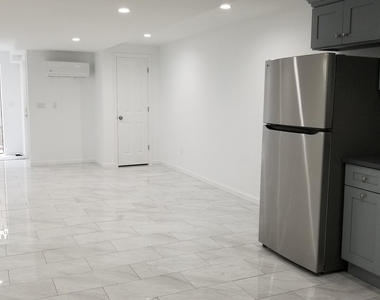 21 Adamson Street - Photo Thumbnail 4