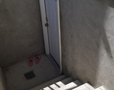 21 Adamson Street - Photo Thumbnail 1