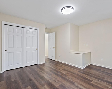 22 Lake Lodge Drive - Photo Thumbnail 17