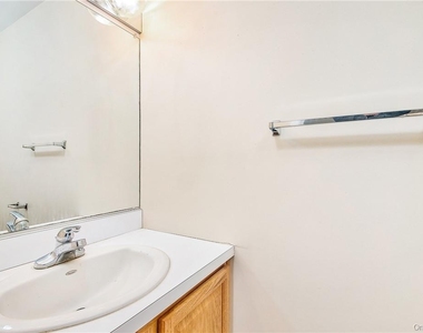 22 Lake Lodge Drive - Photo Thumbnail 6