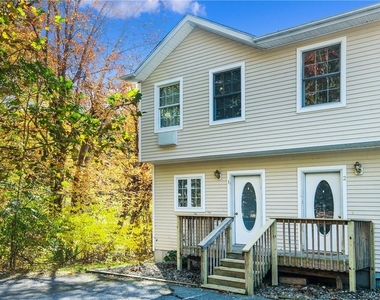 22 Lake Lodge Drive - Photo Thumbnail 2
