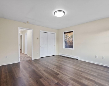 22 Lake Lodge Drive - Photo Thumbnail 16