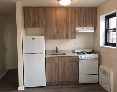 222 North Broadway - Photo Thumbnail 6