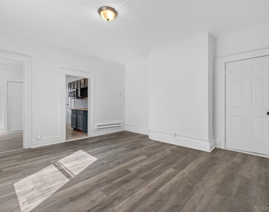 49 S Hamilton Street - Photo Thumbnail 3