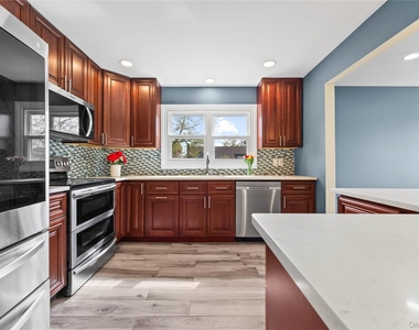 44 Bruce Lane - Photo Thumbnail 8