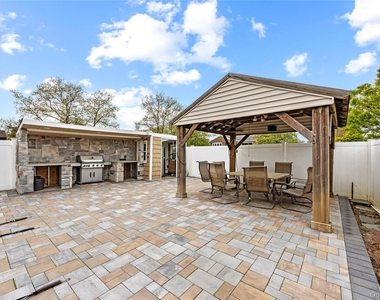 44 Bruce Lane - Photo Thumbnail 33